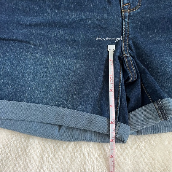 Seven7 Weekend Short Rolled Cuff 5" Inseam Denim Short - Picture 9 of 10